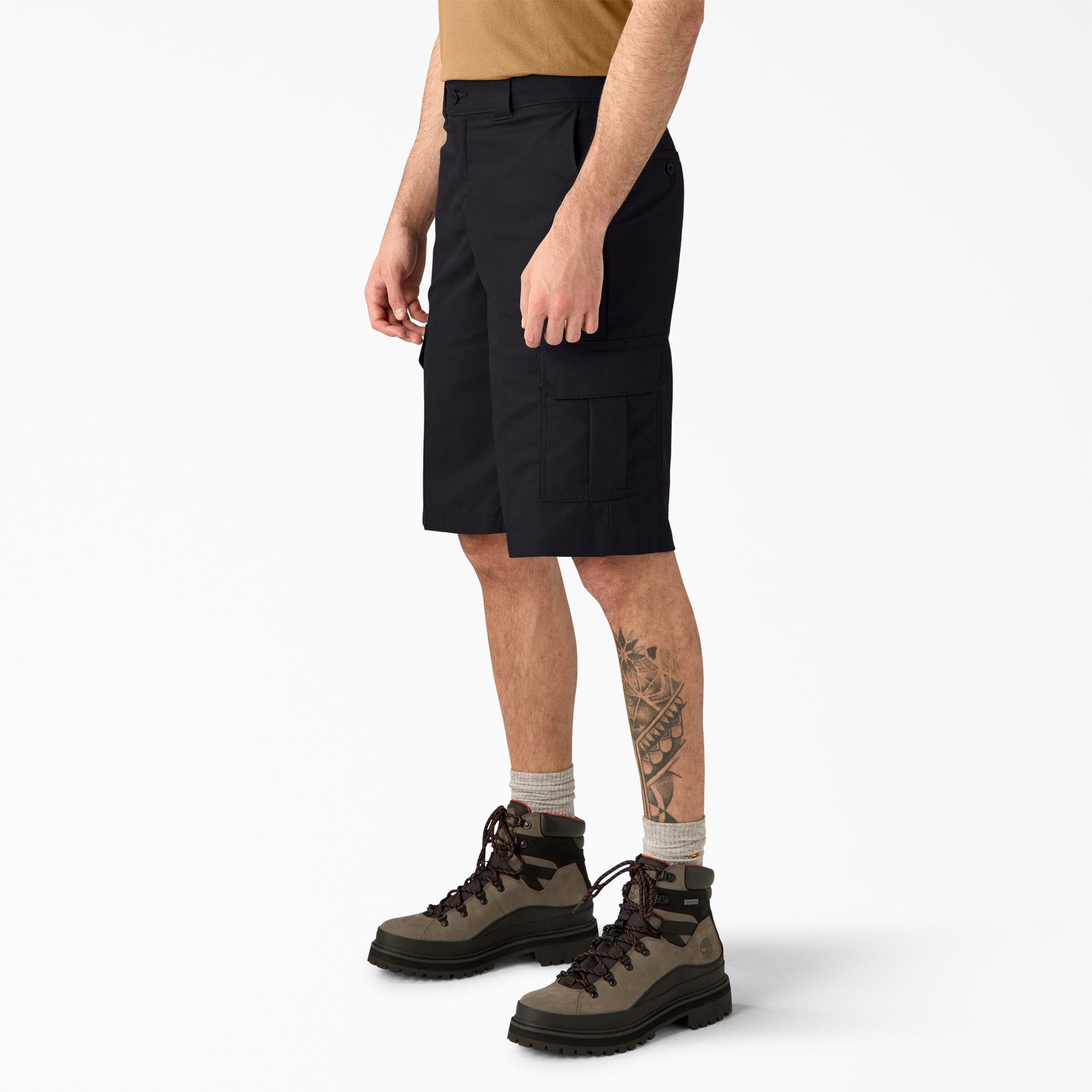 13" FLEX Relaxed Fit Cargo Shorts